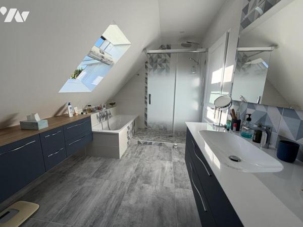 NOTRE-DAME-D’OÉ – MAISON FAMILIALE DE 148 M² AVEC 5 CHAMBRES ET BUREAU