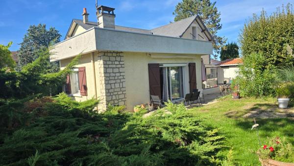 Maison Poitiers 4 pièce(s) 94m2  sur  terrain  constructible 1342 m2
