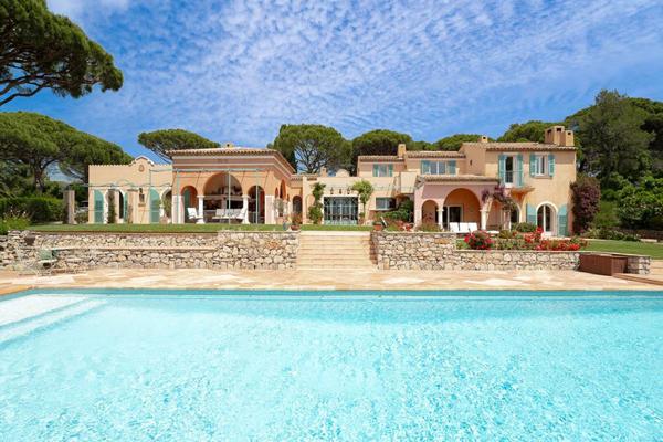 SAINT-TROPEZ - VILLA D'EXCEPTION EN NUE-PROPRIÉTÉ - 10 pièces - 603 m2 - terrain de 2 hectares