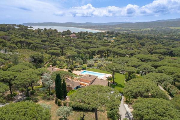 SAINT-TROPEZ - VILLA D'EXCEPTION EN NUE-PROPRIÉTÉ - 10 pièces - 603 m2 - terrain de 2 hectares