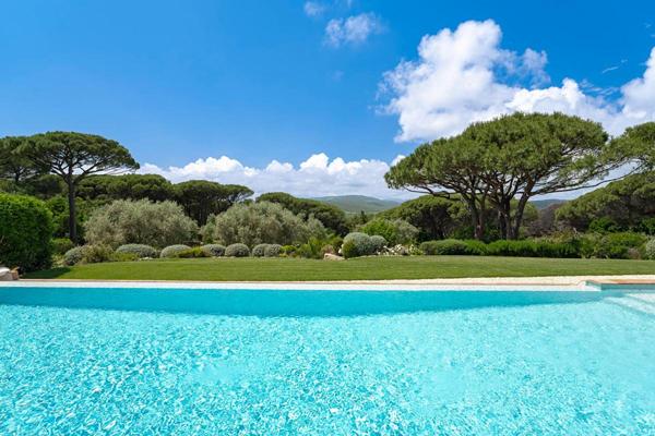 SAINT-TROPEZ - VILLA D'EXCEPTION EN NUE-PROPRIÉTÉ - 10 pièces - 603 m2 - terrain de 2 hectares