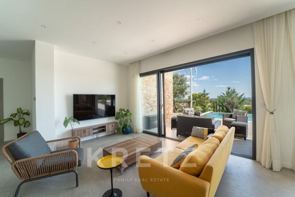 Nîmes - Villa contemporaine de 250m2 avec vue dégagée panoramique au sein d'un domaine privé