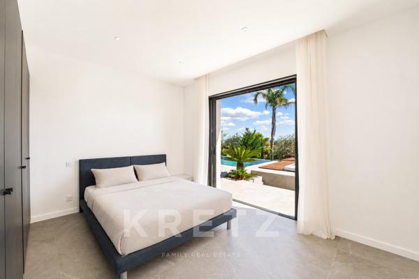 Nîmes - Villa contemporaine de 250m2 avec vue dégagée panoramique au sein d'un domaine privé