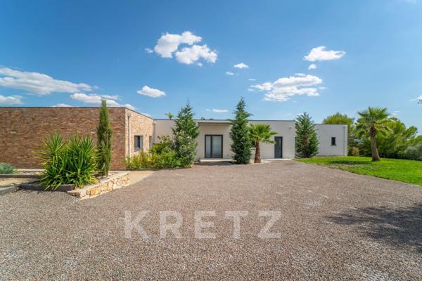 Nîmes - Villa contemporaine de 250m2 avec vue dégagée panoramique au sein d'un domaine privé