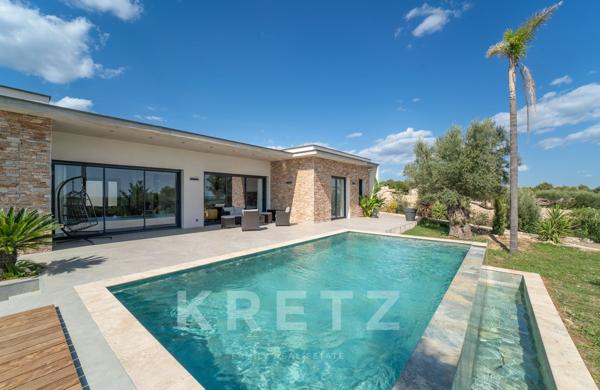 Nîmes - Villa contemporaine de 250m2 avec vue dégagée panoramique au sein d'un domaine privé