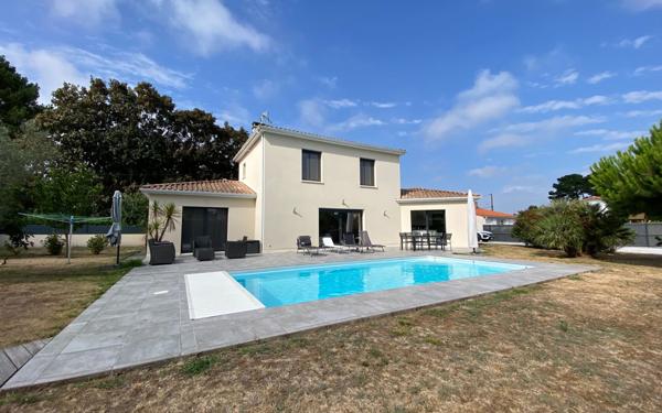 Maison à vendre    4 pièces •  Les Mathes