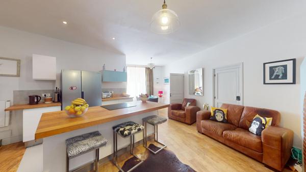 Maison de Maître à Puichéric avec terrasse