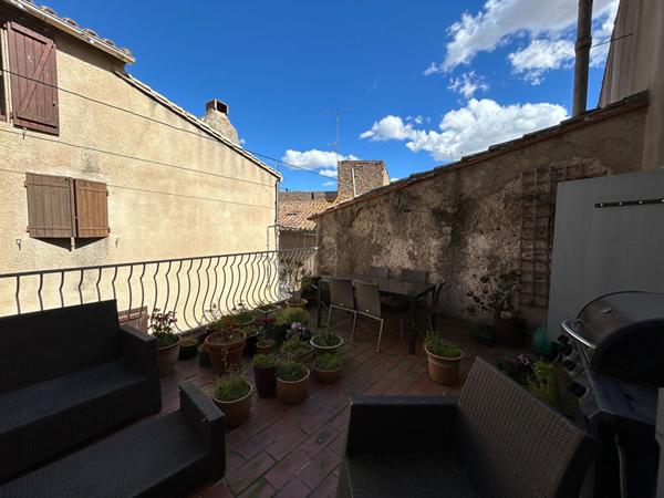 Maison de Maître à Puichéric avec terrasse