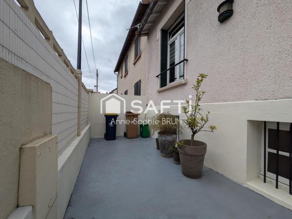 Quartier du Plateau. Maison 3 pièces, 65 m² avec terrasse et cour.