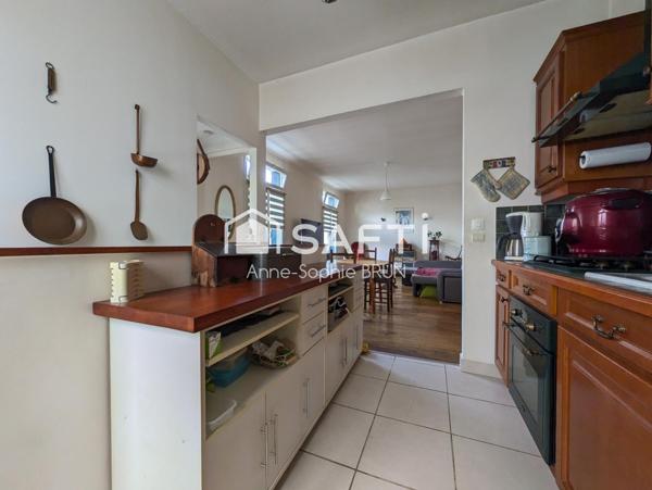 Quartier du Plateau. Maison 3 pièces, 65 m² avec terrasse et cour.