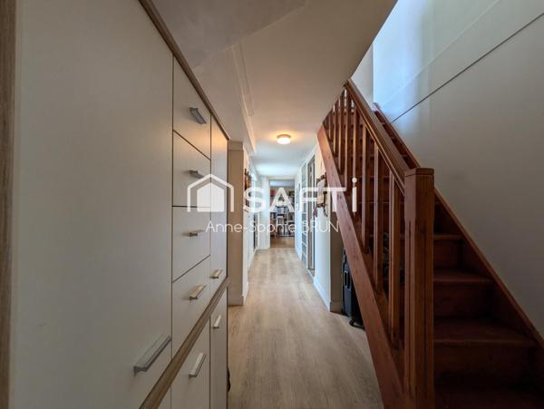 Quartier du Plateau. Maison 3 pièces, 65 m² avec terrasse et cour.