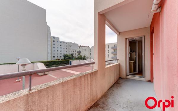 Appartement à vendre    3 pièces • 67,63 m2 Lyon 3