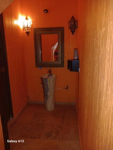 Restaurant Secret connu d'une clientèle prestigieuse à vendre !