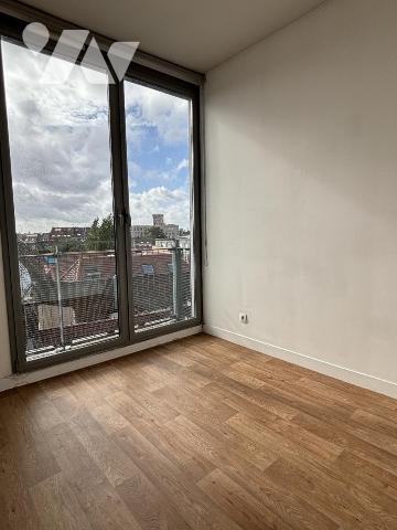 ROUBAIX Appartement T4 récent + parking 