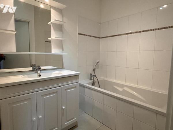 ROUBAIX Appartement T4 récent + parking 