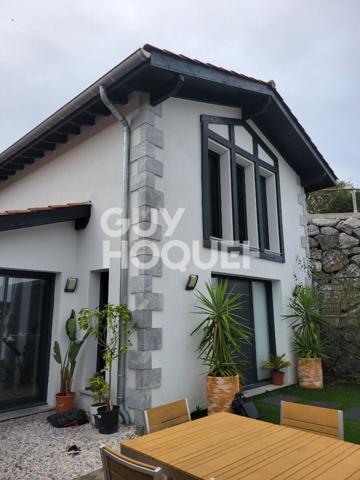 COUP DE COEUR - A ne pas manquer : jolie maison contemporaine face au Lac de ST PEE SUR NIVELLE.