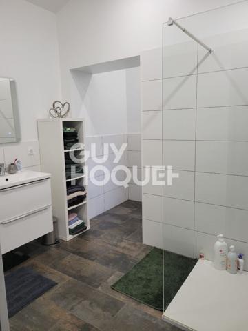 COUP DE COEUR - A ne pas manquer : jolie maison contemporaine face au Lac de ST PEE SUR NIVELLE.