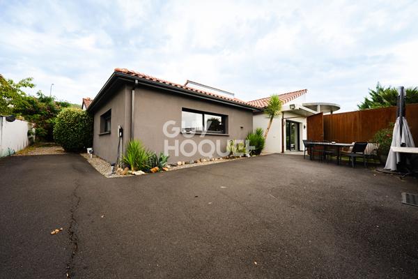 COURNON D'AUVERGNE- Maison d'architecte 301 m2- Piscine