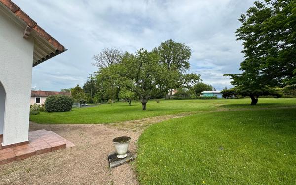 Maison à vendre    7 pièces •  Chassenon