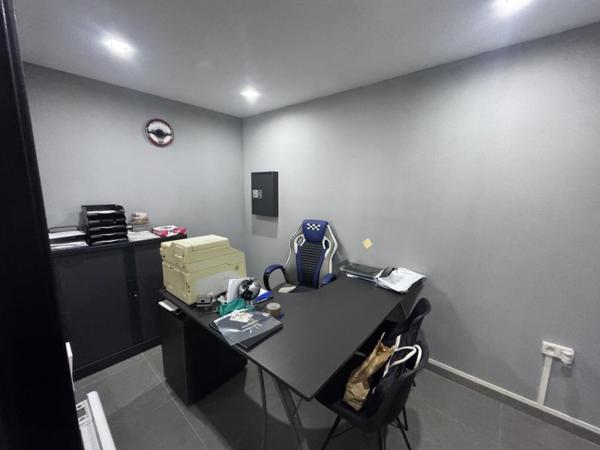 Commerce à Vendre à MARLY 212000 €