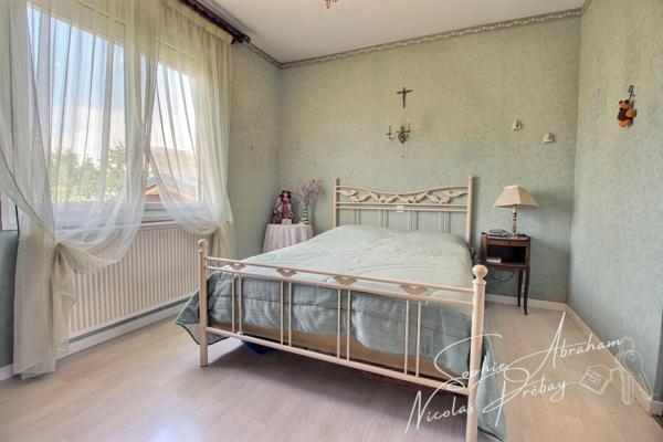 Maison sur sous-sol total avec jardin clos