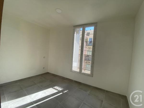 Immeuble à vendre  320 m2 MONTAGNAC - 34