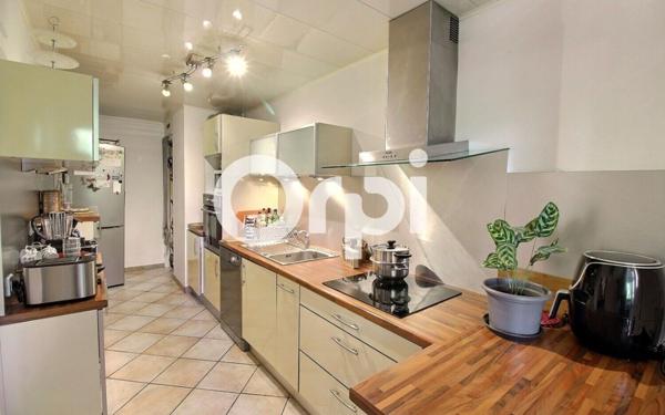 Appartement à vendre    4 pièces • 78,43 m2 Marseille 11