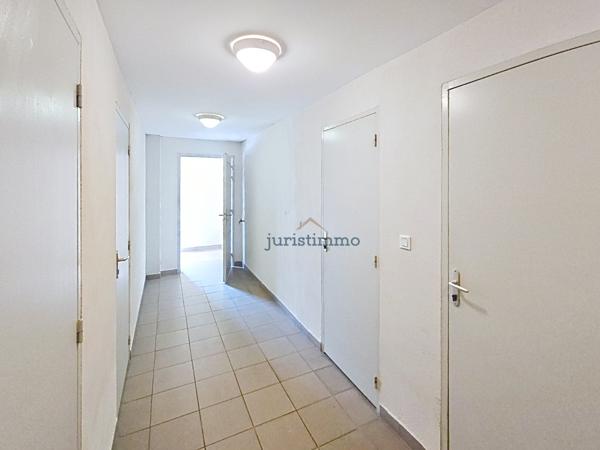 APPARTEMENT T3 AVEC TERRASSE DANS RESIDENCE SECURISEE AU PREMIER ETAGE