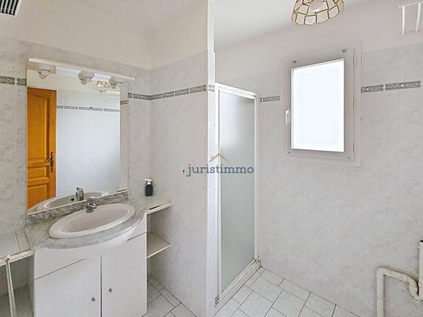 APPARTEMENT T3 AVEC TERRASSE DANS RESIDENCE SECURISEE AU PREMIER ETAGE