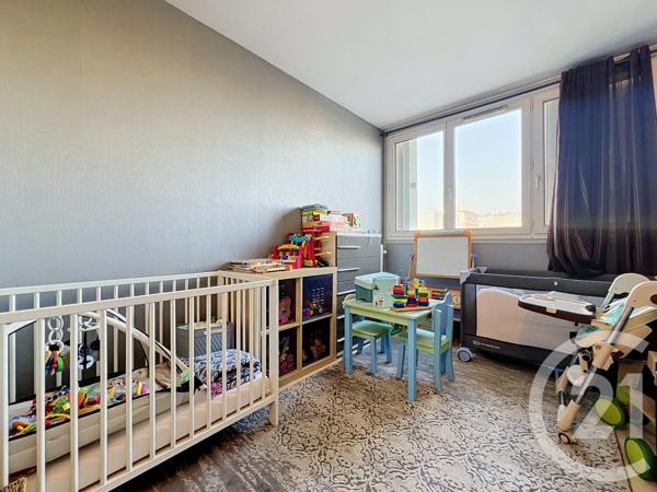 Appartement F4 à vendre  4 pièces - 74,04 m 2   LE PECQ  - 78
