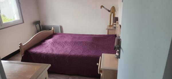 A l'Epine, je vous invite à visiter cette maison de 85 m2 environ, dans une propriété de 551m2 à deux cents mètres de la plage.