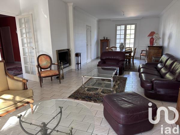 Maison traditionnelle 7 pièces de 134 m² à Les Sorinières (44840)