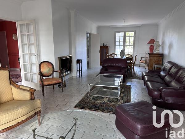 Maison traditionnelle 7 pièces de 134 m² à Les Sorinières (44840)