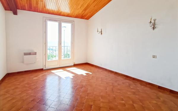 Maison à vendre    2 pièces •  Villeneuve