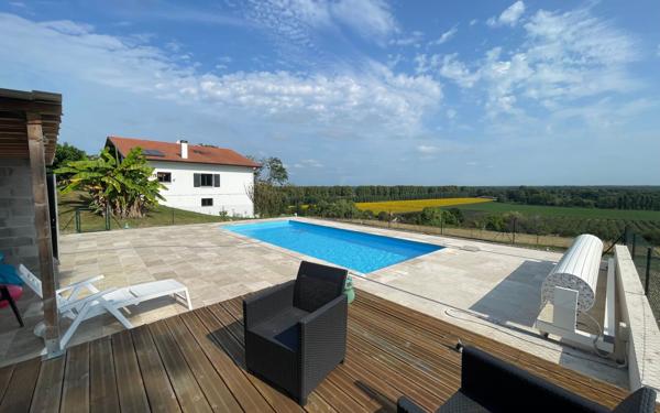 Maison à vendre    5 pièces •  Saint-Sever