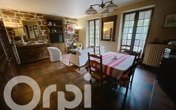 Maison à vendre    8 pièces •  Brive-la-Gaillarde