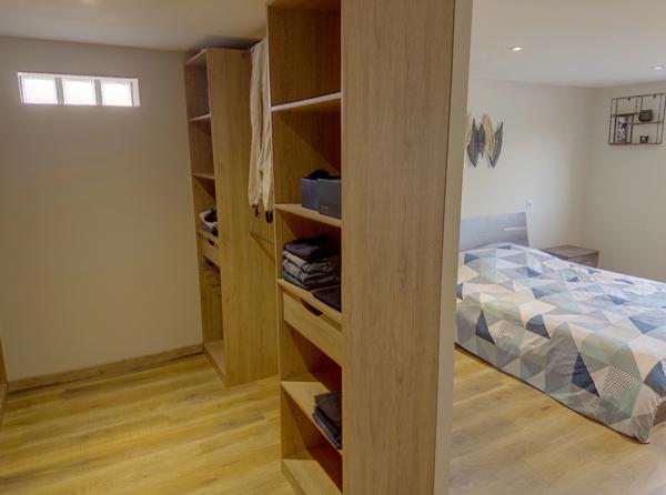 Maison contemporaine récente de type 5 d'environ 150 M2 habitables, jardin de 1200 M2.