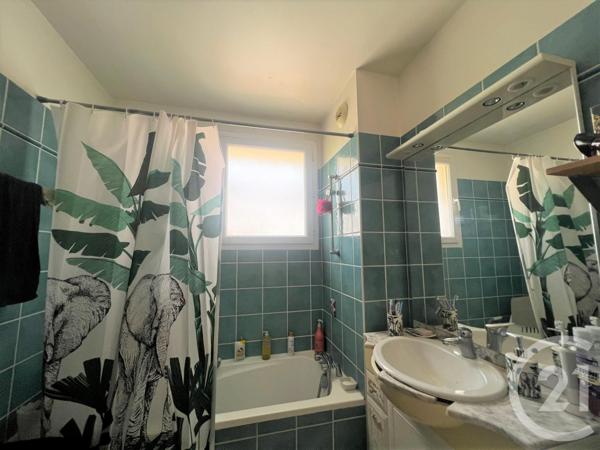 Appartement T3 à vendre  3 pièces - 69 m2 PERTUIS - 84