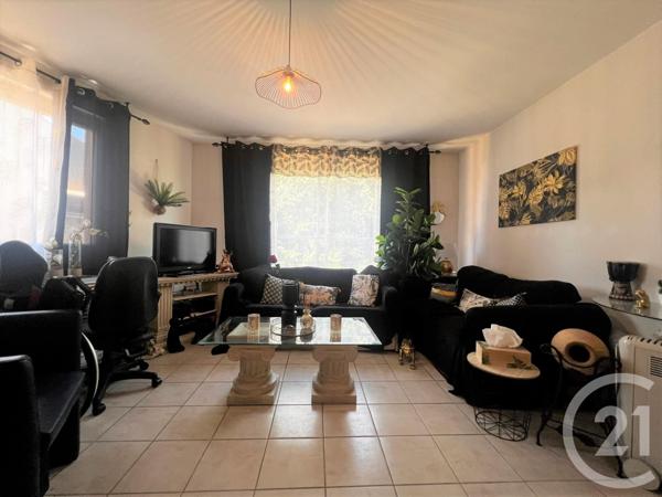 Appartement T3 à vendre  3 pièces - 69 m2 PERTUIS - 84
