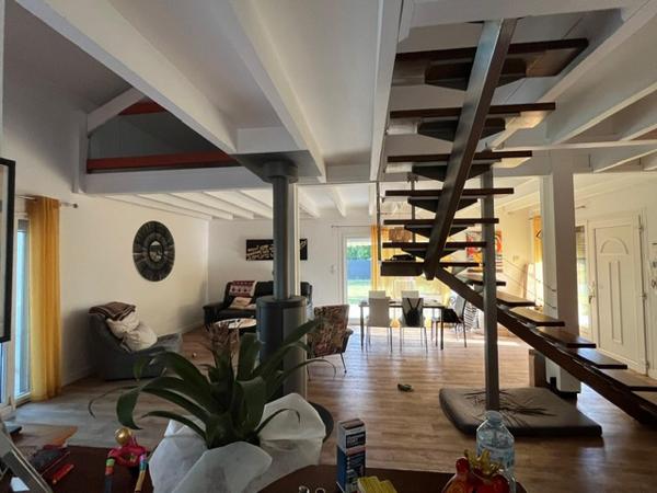 Châtillon-sur-Chalaronne (01400) Très belle maison individuelle