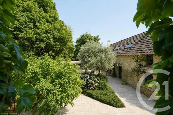 Maison à vendre  8 pièces - 361 m 2   MAREUIL LES MEAUX  - 77