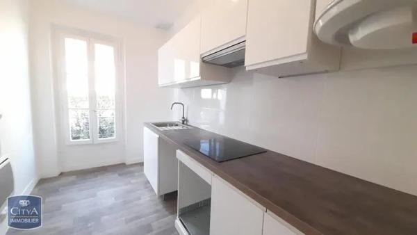 Appartement à louer 3 pièces 44.26m² Corbeil-Essonnes (91100)