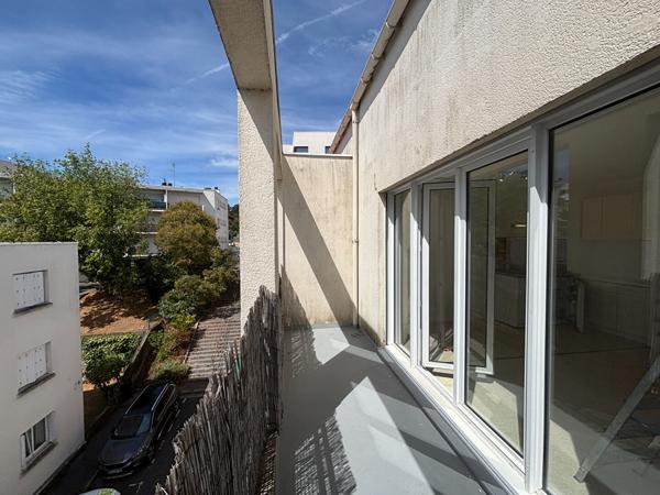 À VENDRE NANTES SAINT-FELIX/ERDRE LUMINEUX APPARTEMENT TYPE 1 AVEC BALCON ET PARKING