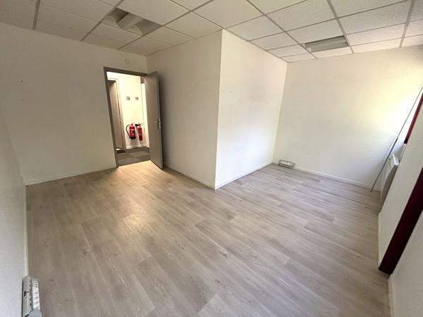 BUREAUX PONTOISE RDC - 70M²