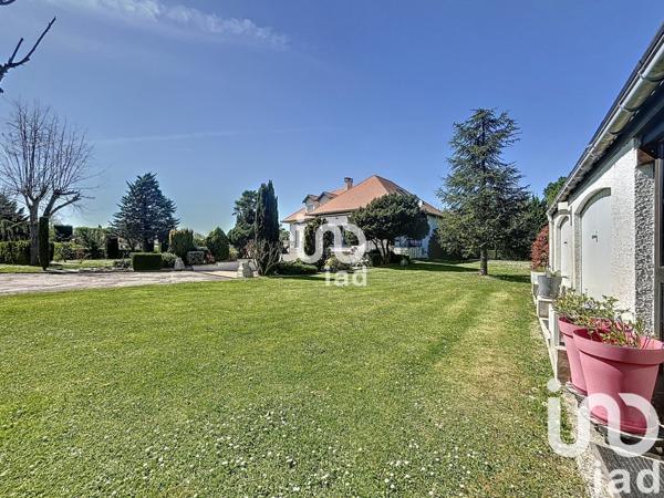 Maison 10 pièces de 250 m² à Caussade (82300)