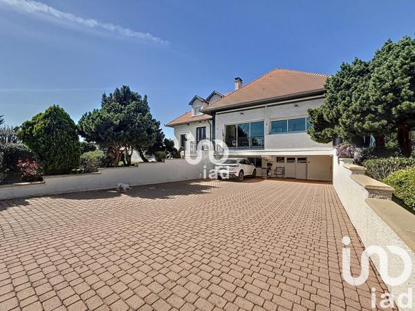 Maison 10 pièces de 250 m² à Caussade (82300)