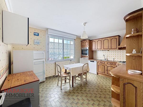 IMMEUBLE 310 M² , Lesneven
