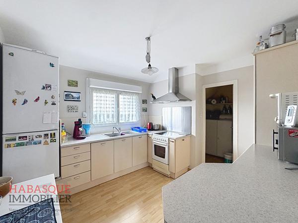 IMMEUBLE 310 M² , Lesneven