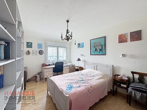IMMEUBLE 310 M² , Lesneven