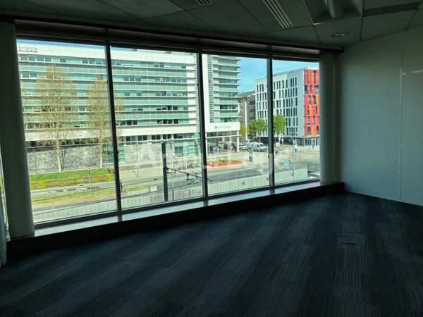 Bureaux à louer à La Madeleine - Immeuble de standing à proximité d'Euralille